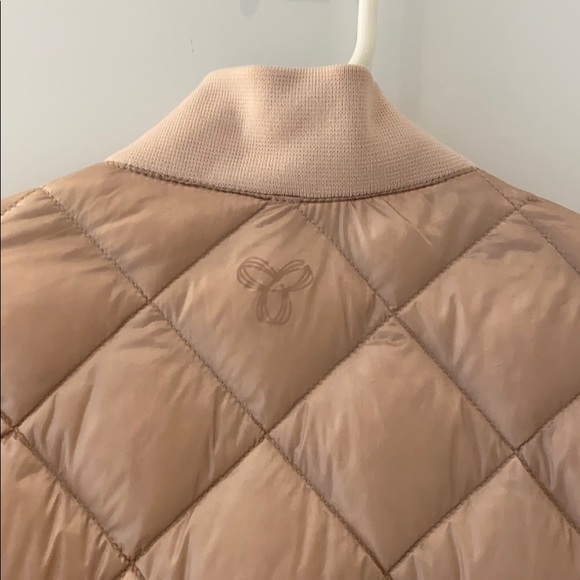 Aritzia TNA bomber jacket - Picture 5 of 6